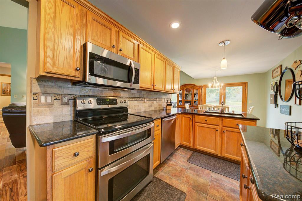 5444 GREENVIEW Drive, Clarkston, MI 48348 — Photo 21