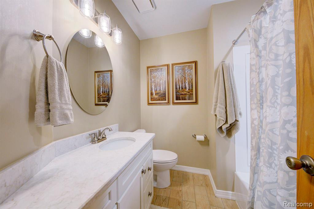 5444 GREENVIEW Drive, Clarkston, MI 48348 — Photo 33