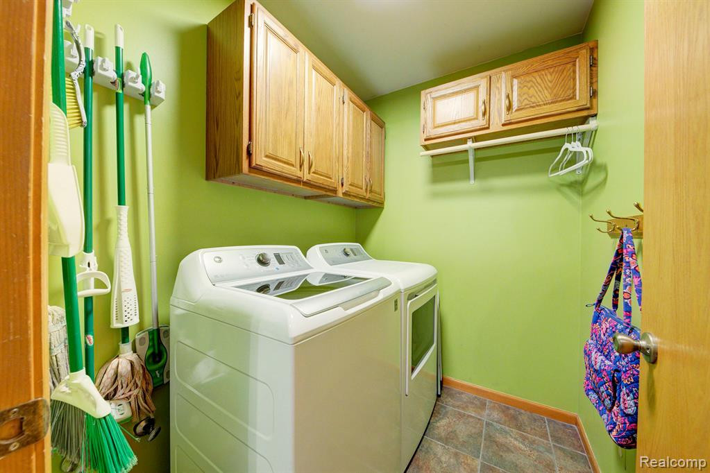 5444 GREENVIEW Drive, Clarkston, MI 48348 — Photo 35