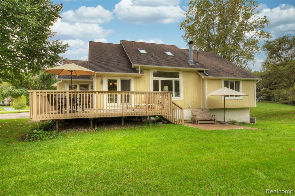 5444 GREENVIEW Drive, Clarkston, MI 48348 — Photo 44