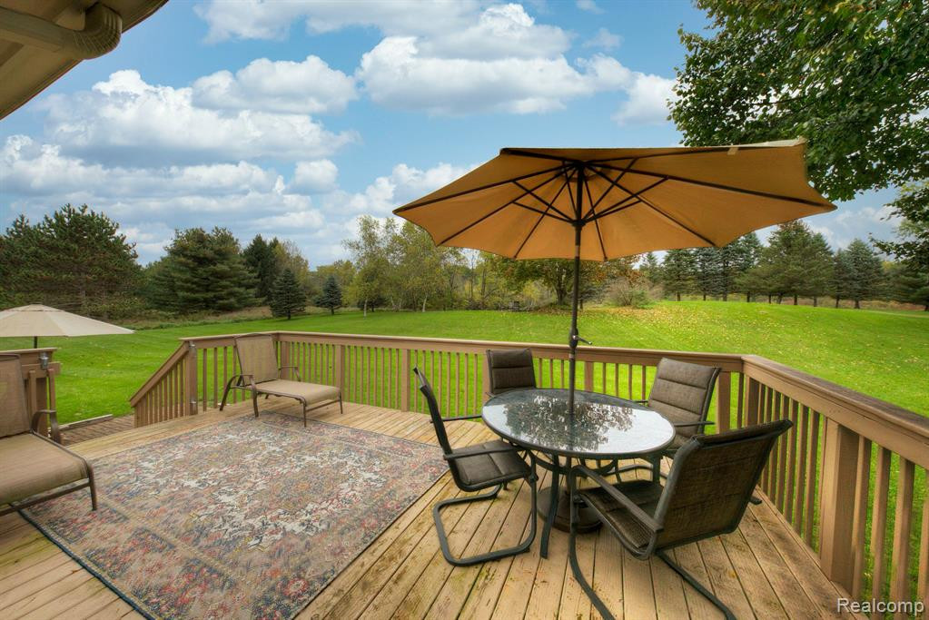 5444 GREENVIEW Drive, Clarkston, MI 48348 — Photo 53