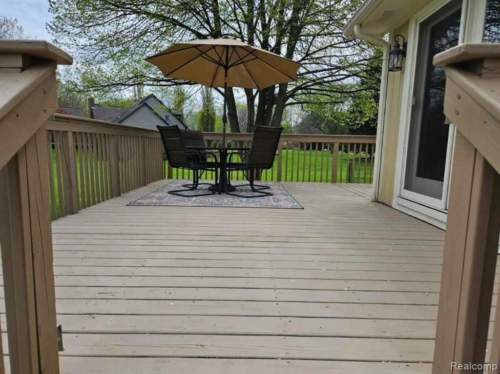 5444 GREENVIEW Drive, Clarkston, MI 48348 — Photo 55