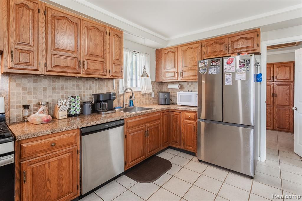 4205 16TH Street, Wyandotte, MI 48192 — Photo 6
