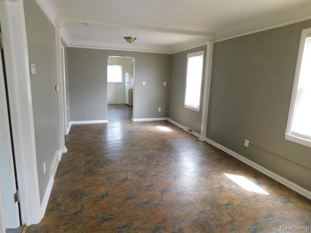 8087 CHALMERS Avenue, Warren, MI 48089 — Photo 4