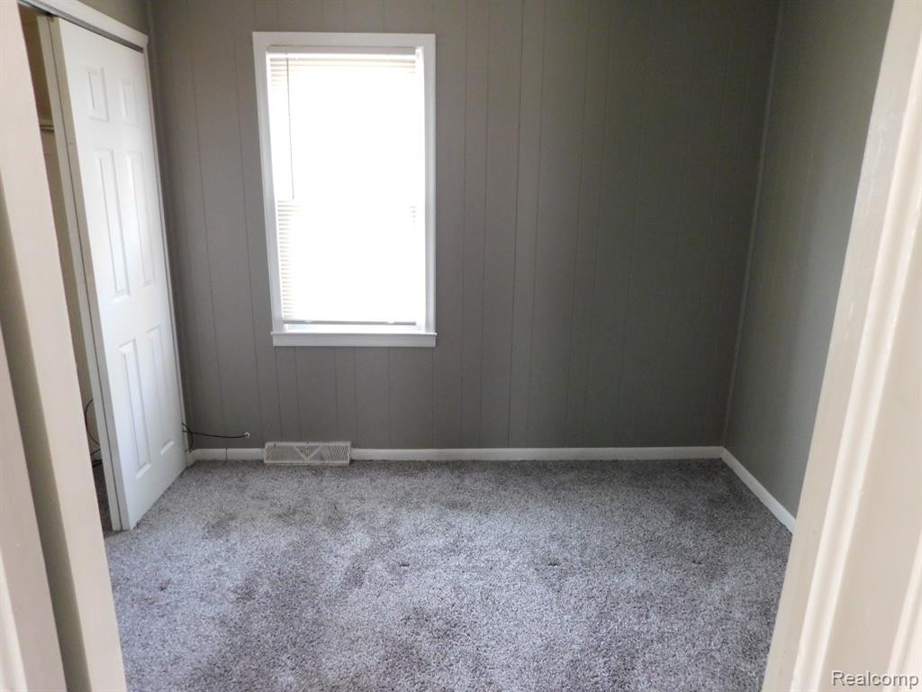 8087 CHALMERS Avenue, Warren, MI 48089 — Photo 6