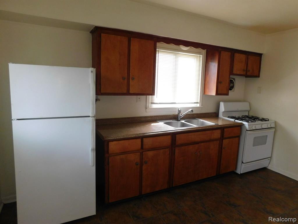 8087 CHALMERS Avenue, Warren, MI 48089 — Photo 8