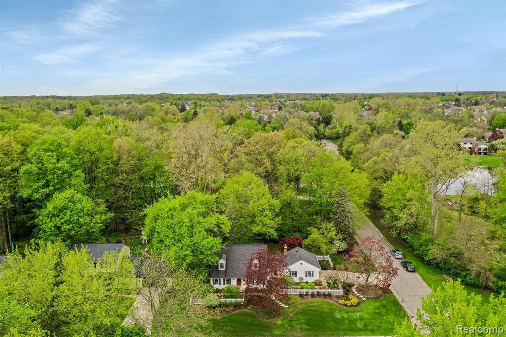 9025 Colony Farm Drive, Plymouth, MI 48170 — Photo 5