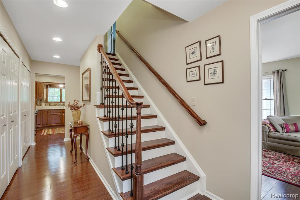 9025 Colony Farm Drive, Plymouth, MI 48170 — Photo 11