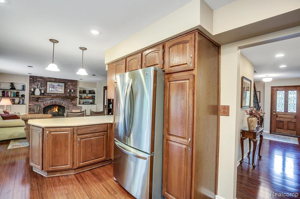 9025 Colony Farm Drive, Plymouth, MI 48170 — Photo 18