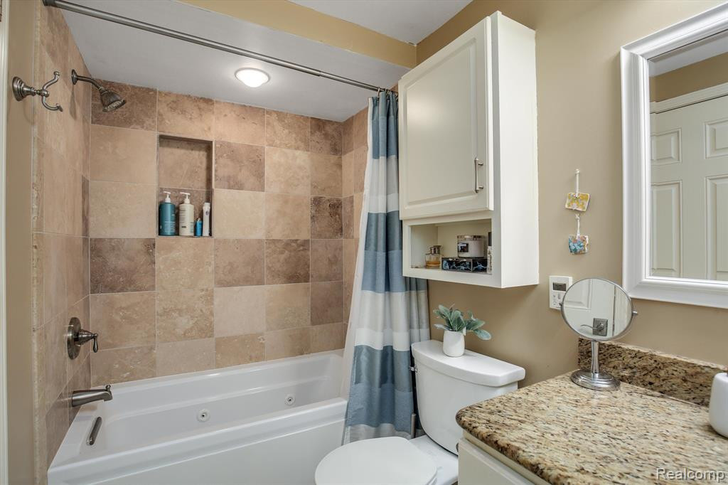 9025 Colony Farm Drive, Plymouth, MI 48170 — Photo 33