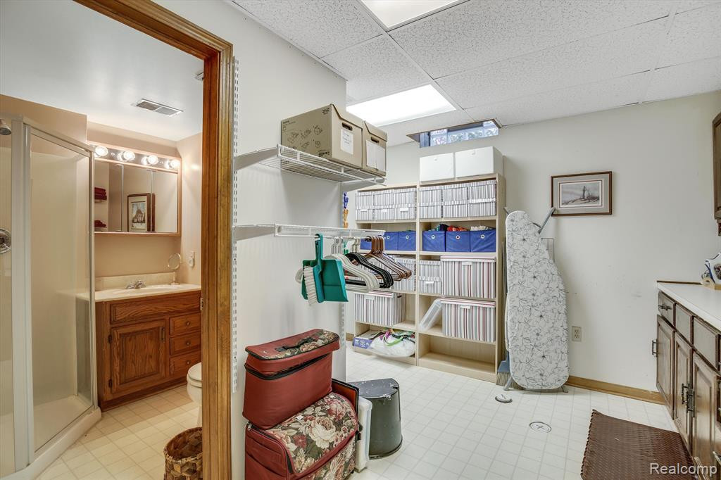 9025 Colony Farm Drive, Plymouth, MI 48170 — Photo 36