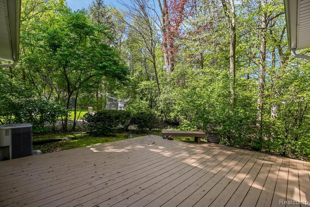 9025 Colony Farm Drive, Plymouth, MI 48170 — Photo 44
