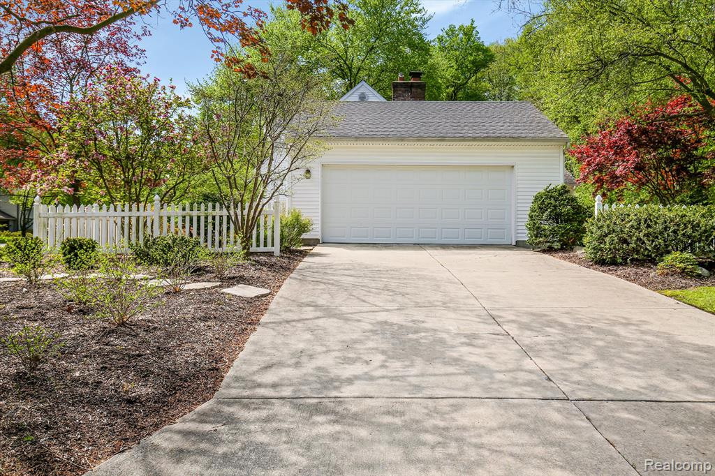 9025 Colony Farm Drive, Plymouth, MI 48170 — Photo 48