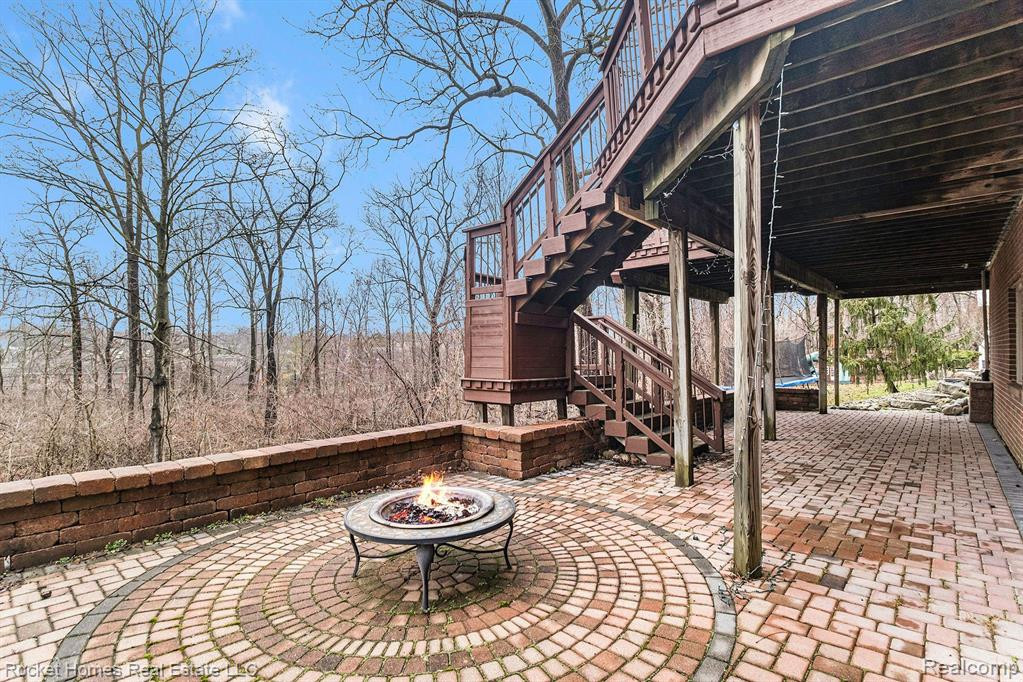 7368 Carlyle Crossing, West Bloomfield, MI — Photo 38