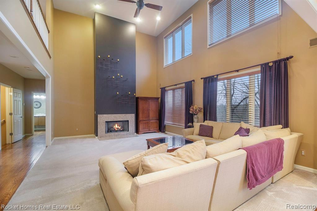 7368 Carlyle Crossing, West Bloomfield, MI — Photo 3