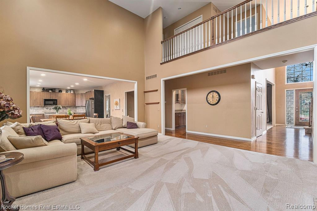 7368 Carlyle Crossing, West Bloomfield, MI — Photo 4