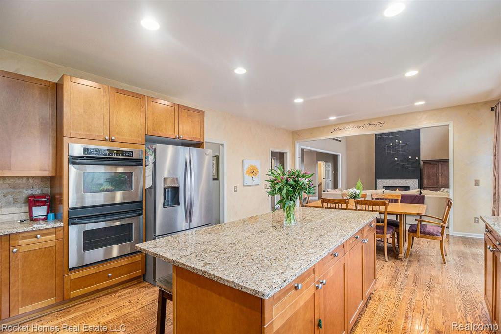 7368 Carlyle Crossing, West Bloomfield, MI — Photo 8