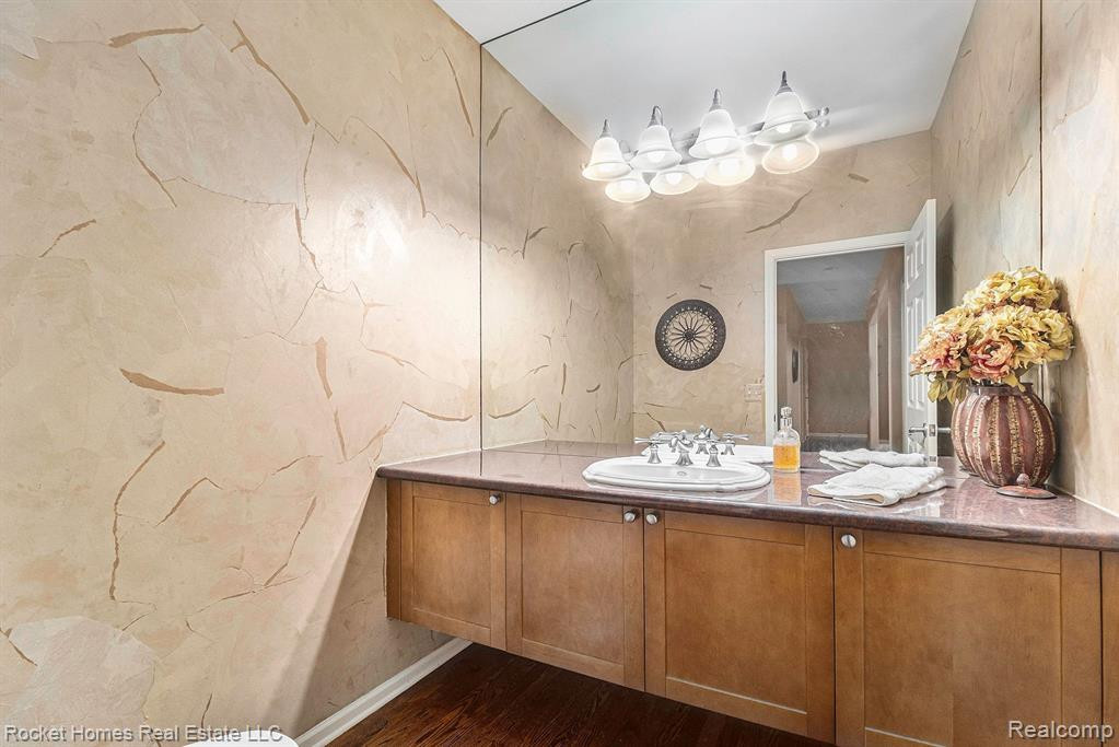 7368 Carlyle Crossing, West Bloomfield, MI — Photo 13