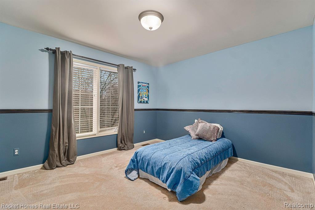 7368 Carlyle Crossing, West Bloomfield, MI — Photo 24