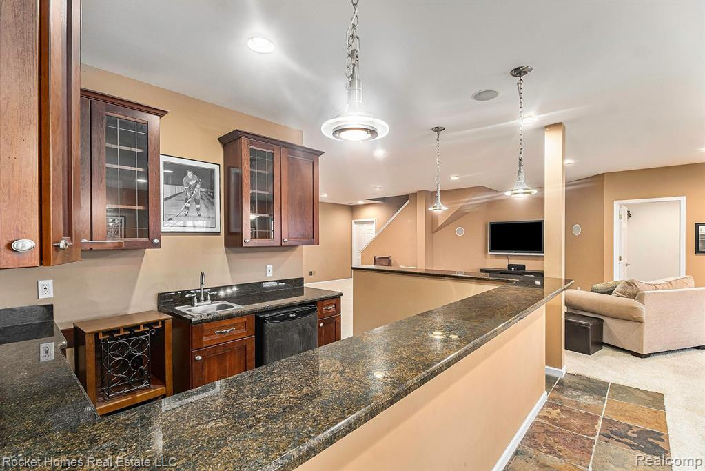 7368 Carlyle Crossing, West Bloomfield, MI — Photo 29