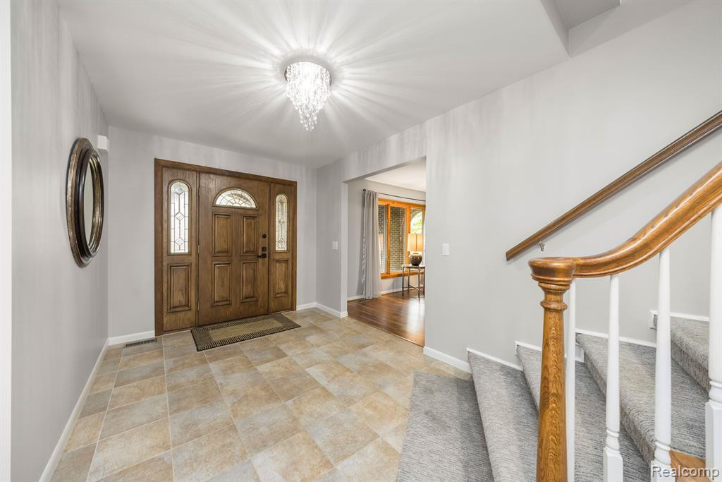 4601 FAIRWAY Ridge, West Bloomfield, MI 48323 — Photo 3