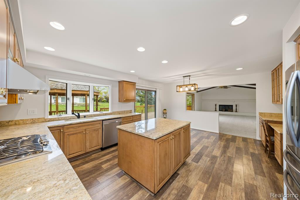 4601 FAIRWAY Ridge, West Bloomfield, MI 48323 — Photo 6