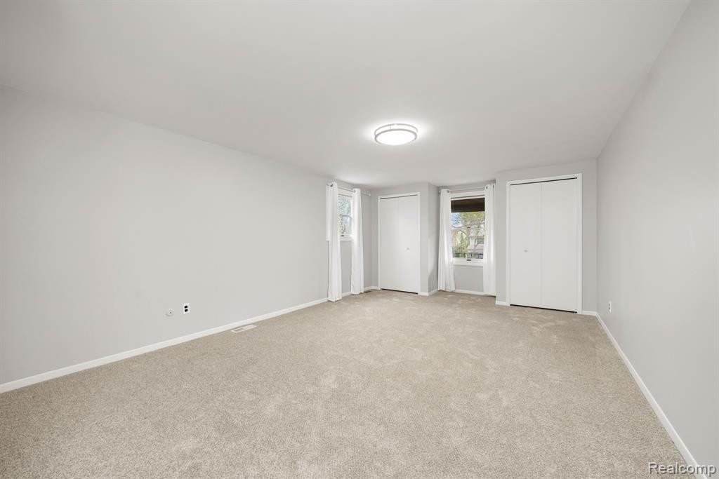 4601 FAIRWAY Ridge, West Bloomfield, MI 48323 — Photo 18
