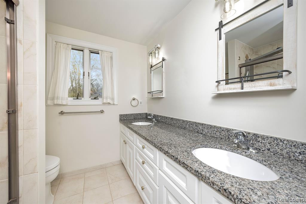 4601 FAIRWAY Ridge, West Bloomfield, MI 48323 — Photo 19