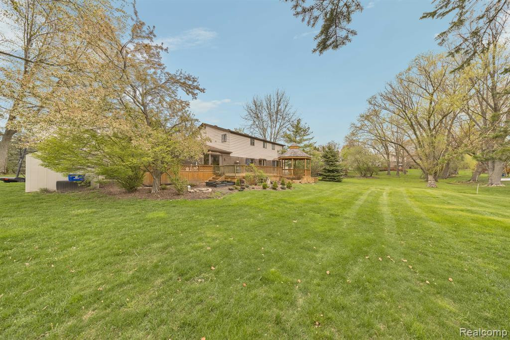 4601 FAIRWAY Ridge, West Bloomfield, MI 48323 — Photo 25