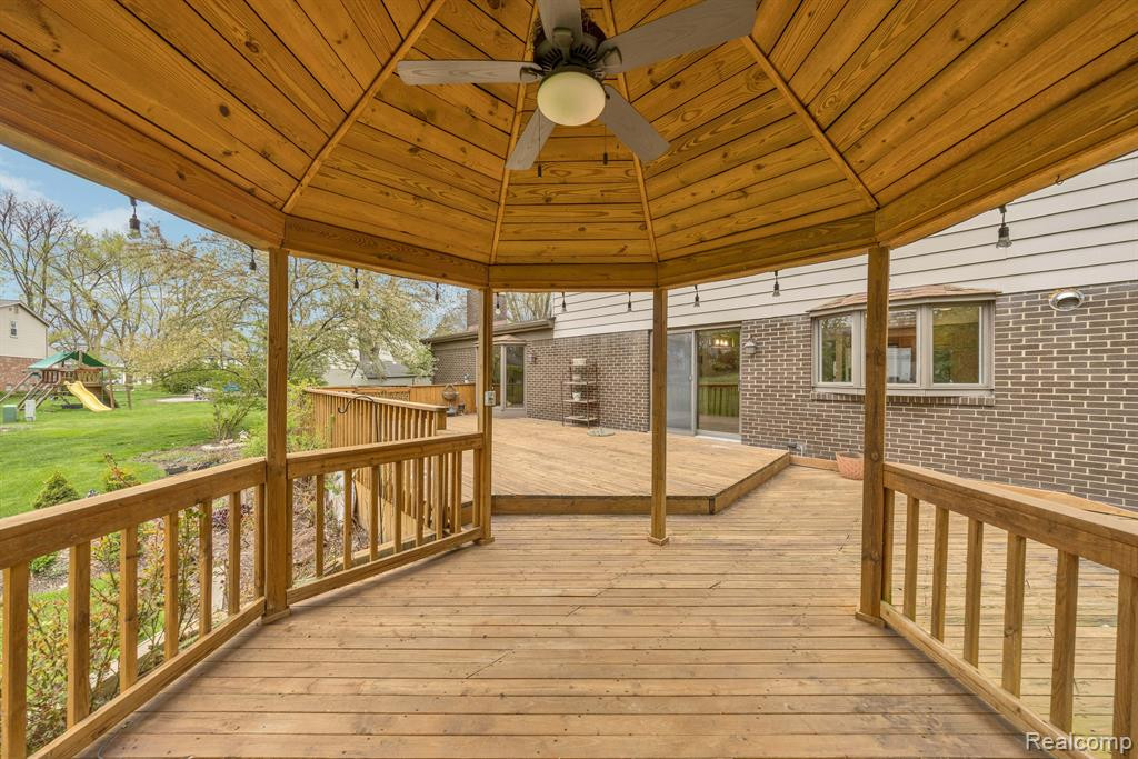 4601 FAIRWAY Ridge, West Bloomfield, MI 48323 — Photo 27