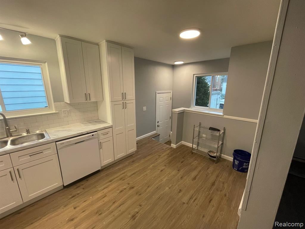 7559 WESTMINSTER Avenue, Warren, MI 48091 — Photo 4