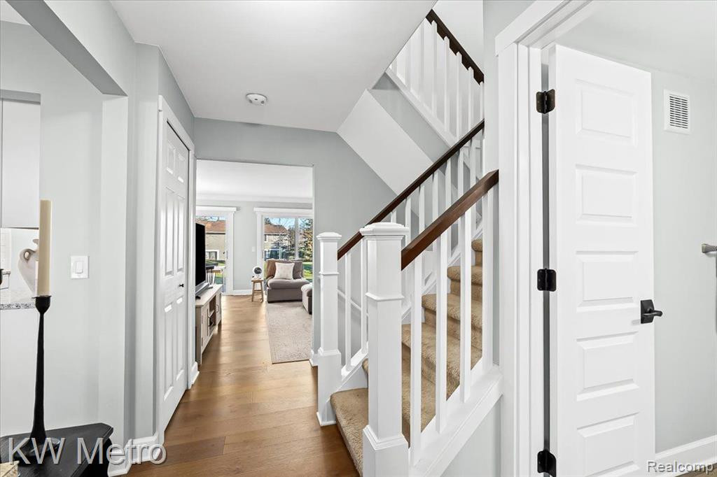1118 WASHINGTON Circle, Northville, MI 48167 — Photo 5