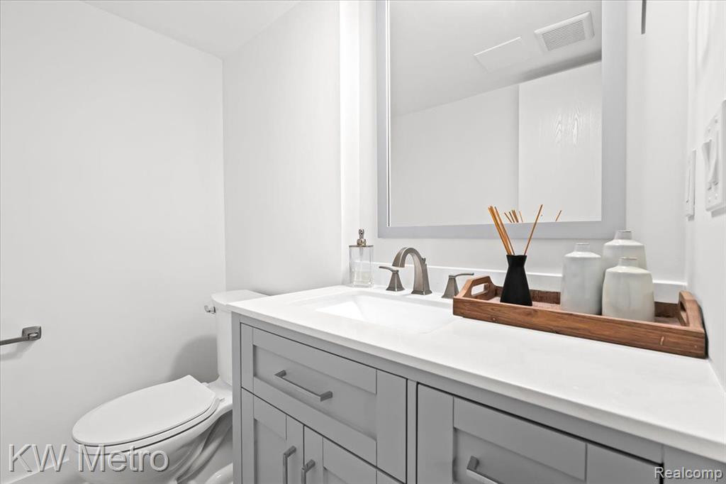 1118 WASHINGTON Circle, Northville, MI 48167 — Photo 27