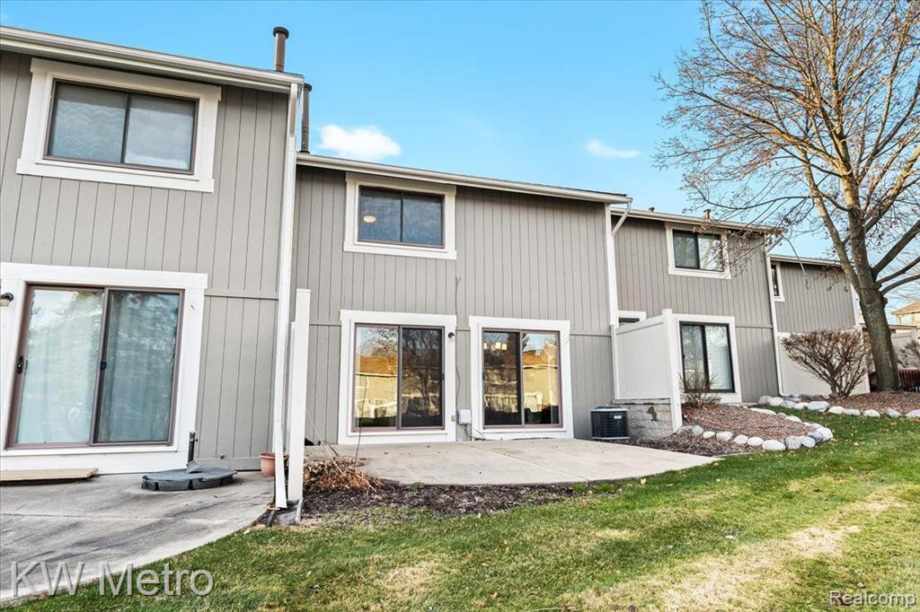 1118 WASHINGTON Circle, Northville, MI 48167 — Photo 29