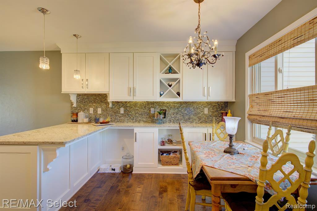 6306 LAURENTIAN Court, Flint, MI 48532 — Photo 16