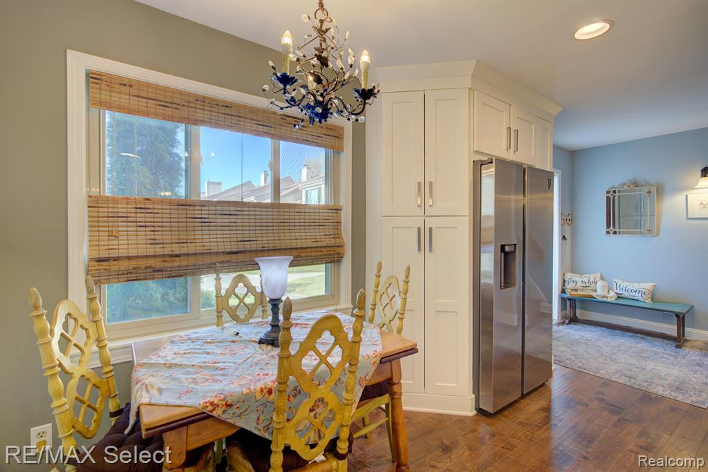 6306 LAURENTIAN Court, Flint, MI 48532 — Photo 17
