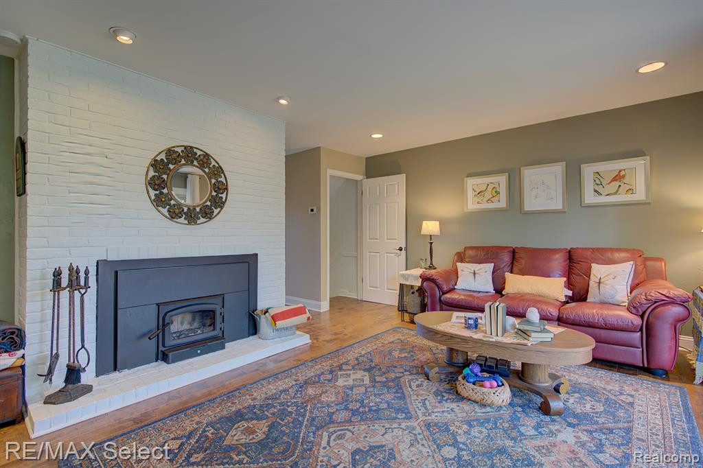 6306 LAURENTIAN Court, Flint, MI 48532 — Photo 19