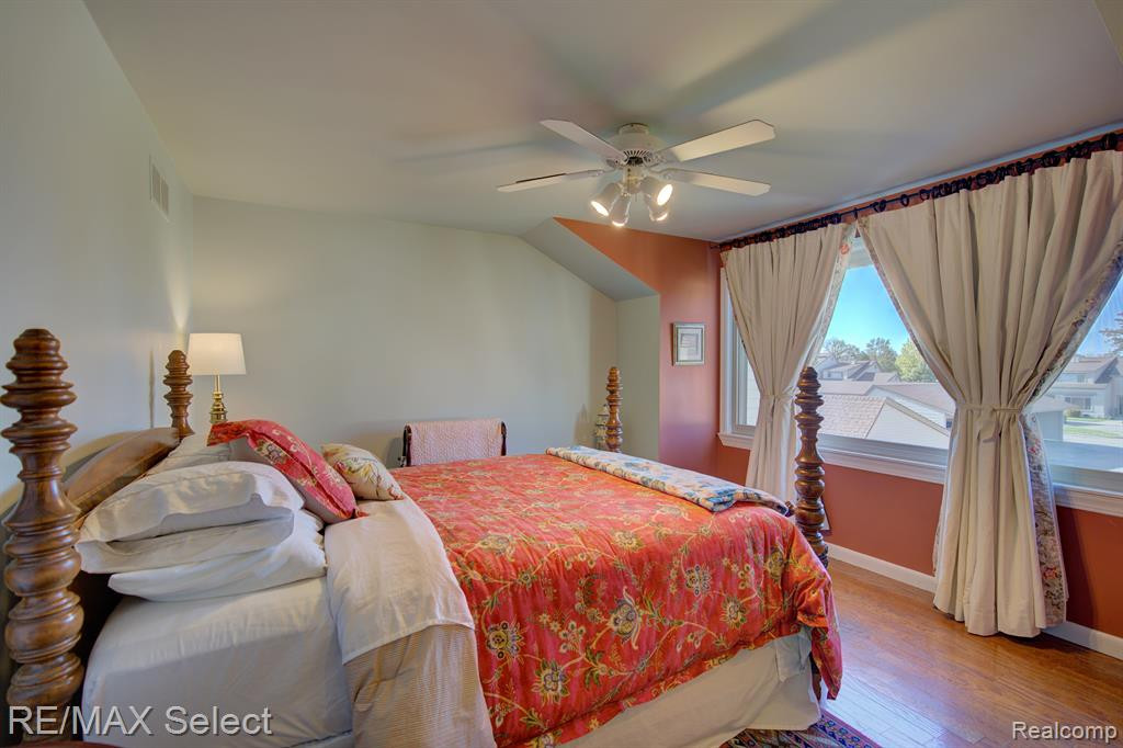 6306 LAURENTIAN Court, Flint, MI 48532 — Photo 23