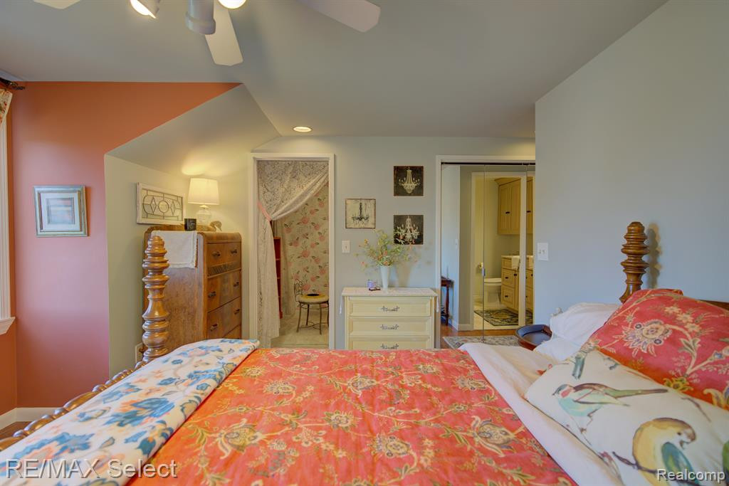 6306 LAURENTIAN Court, Flint, MI 48532 — Photo 24