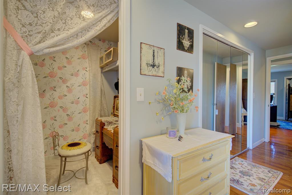 6306 LAURENTIAN Court, Flint, MI 48532 — Photo 25