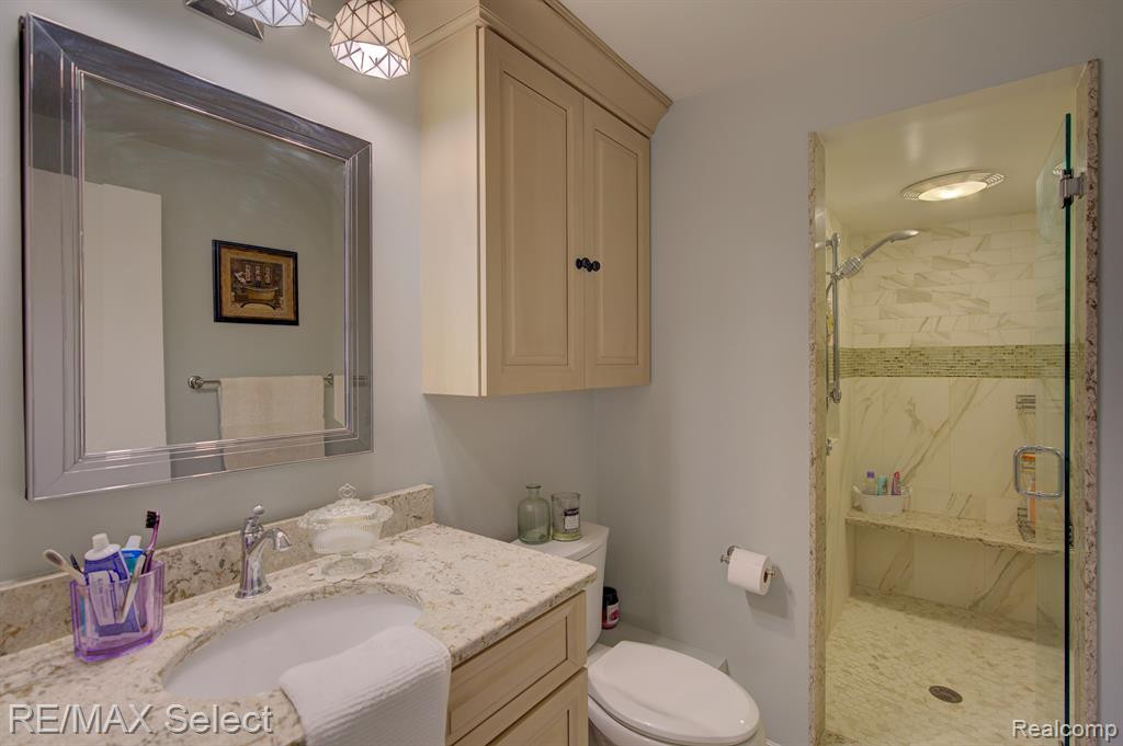 6306 LAURENTIAN Court, Flint, MI 48532 — Photo 28