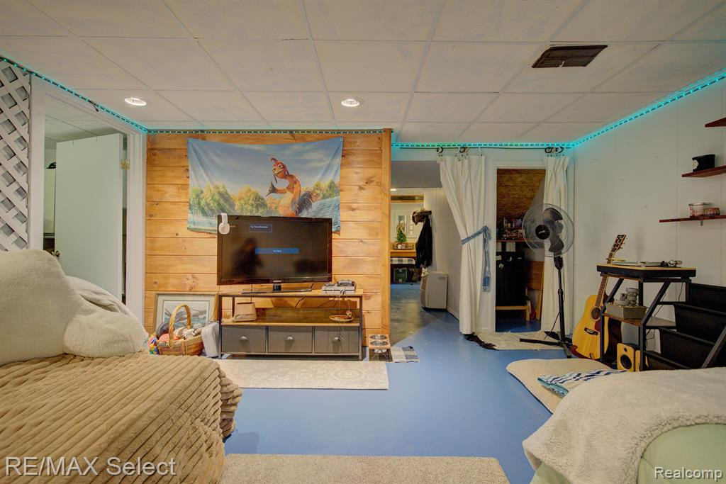 6306 LAURENTIAN Court, Flint, MI 48532 — Photo 37