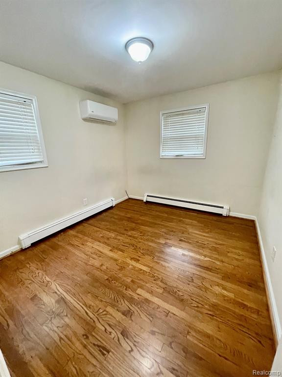 660 ROBINWOOD Drive, Troy, MI 48083 — Photo 8