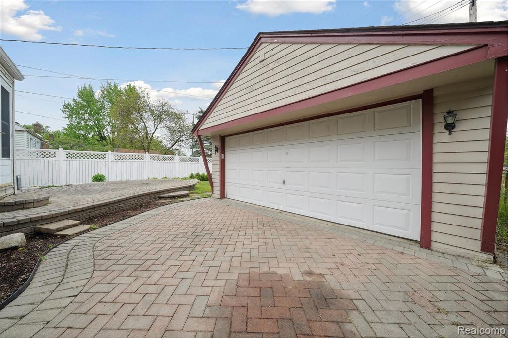 9568 MERCEDES, Redford, MI 48239 — Photo 25