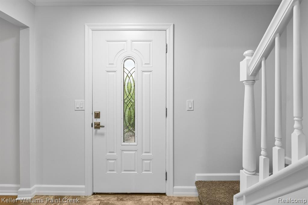 413 DALTON Drive, Rochester Hills, MI 48307 — Photo 8