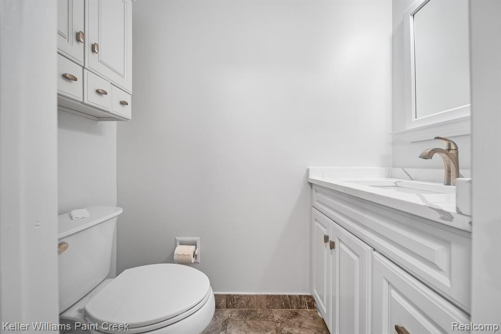 413 DALTON Drive, Rochester Hills, MI 48307 — Photo 13