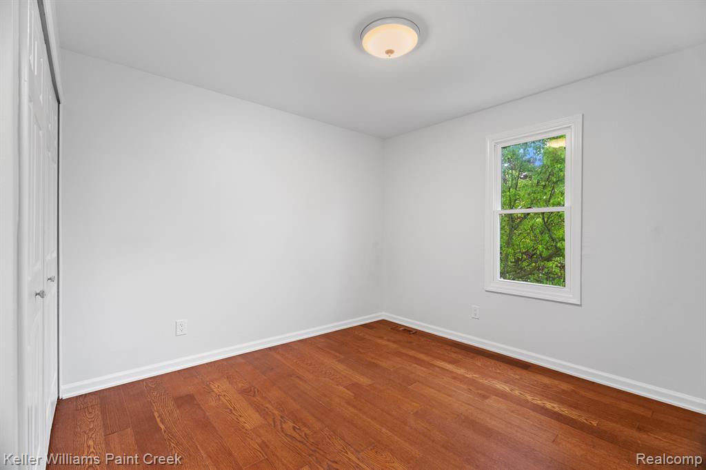 413 DALTON Drive, Rochester Hills, MI 48307 — Photo 18