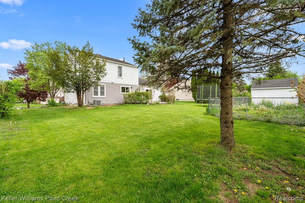 413 DALTON Drive, Rochester Hills, MI 48307 — Photo 22
