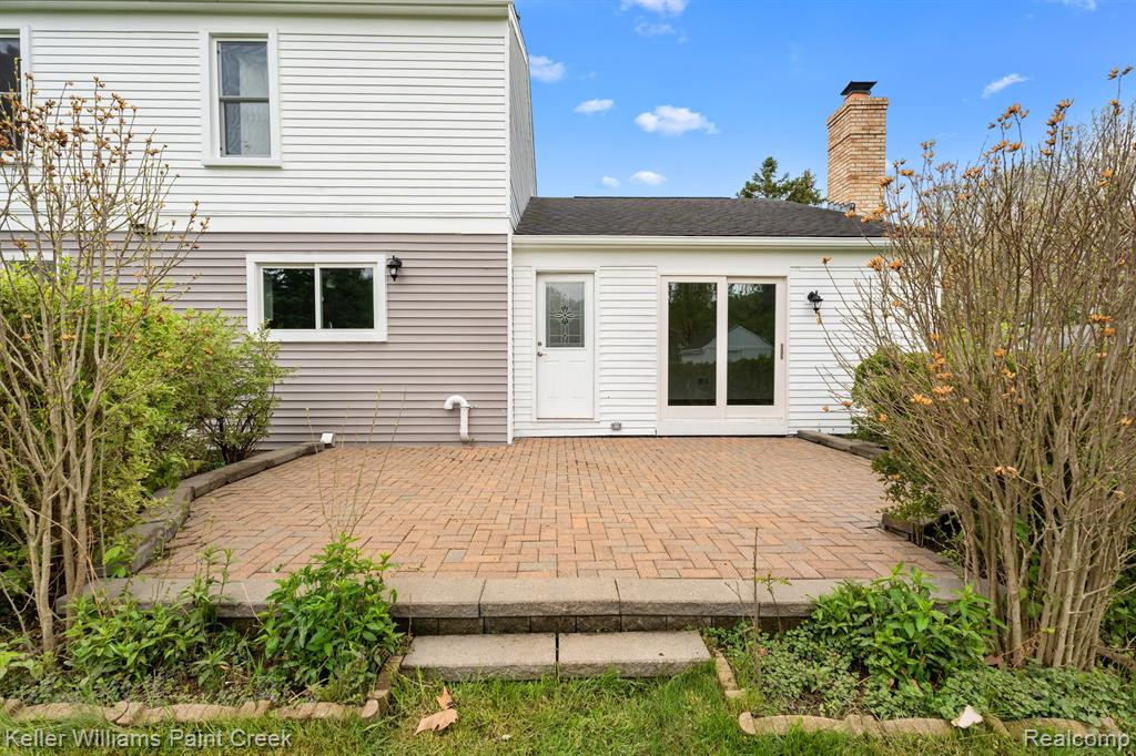 413 DALTON Drive, Rochester Hills, MI 48307 — Photo 24