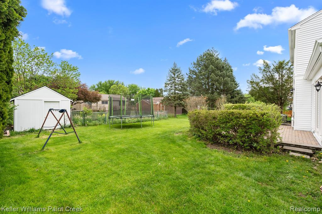 413 DALTON Drive, Rochester Hills, MI 48307 — Photo 26